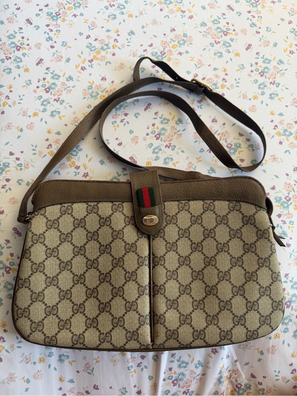 Gucci Beige Brown GG Supreme Crossbody with Green-Red Web